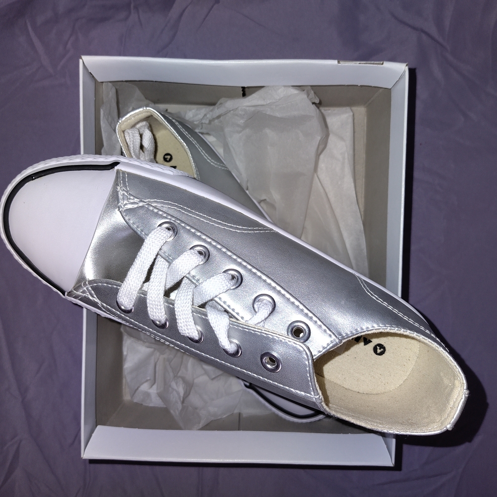 Airwalk Silver and White Women's Sneakers